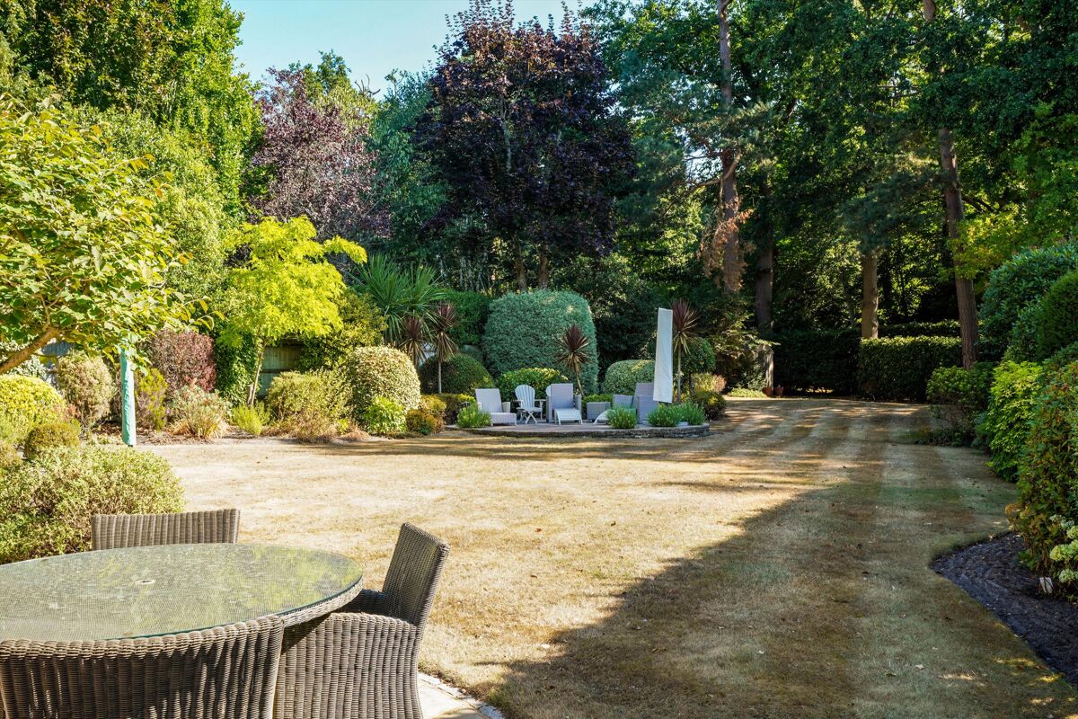 house for sale in Woodside Road, Cobham, Surrey, KT11 WBE012220224