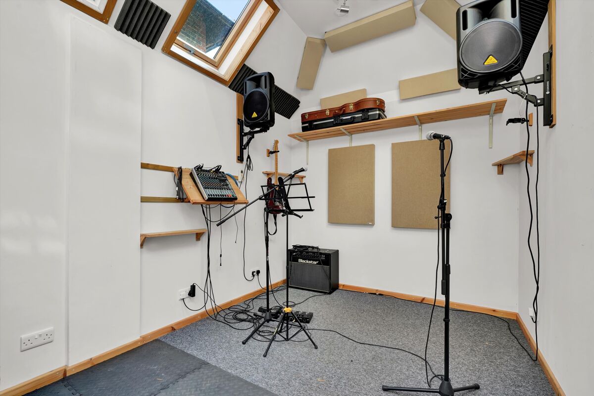 house for sale in York Road, Weybridge, Surrey, KT13. WBE012223221