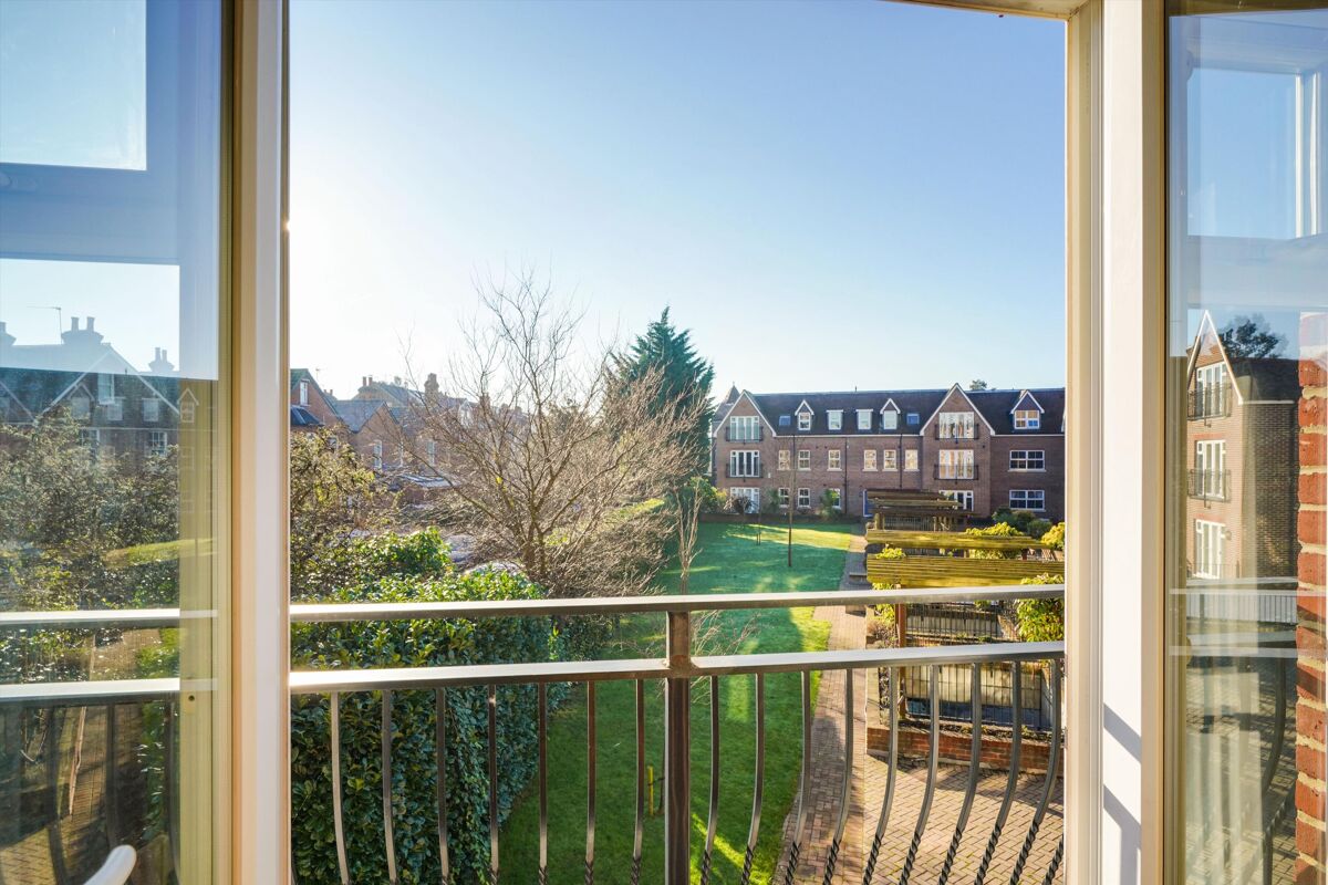 flat for sale in Baker Street, Weybridge, Surrey, KT13 WBE012233657