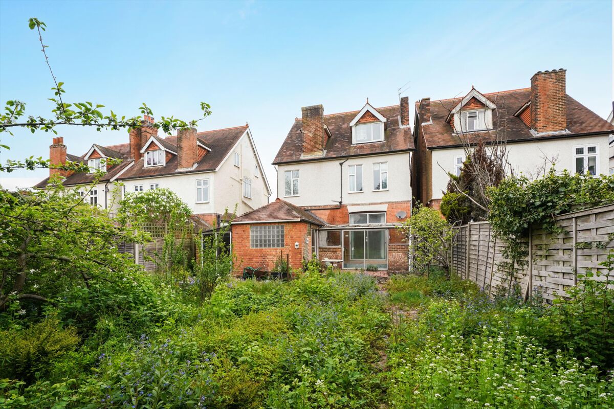 house for sale in Monument Green, Weybridge, Surrey, KT13