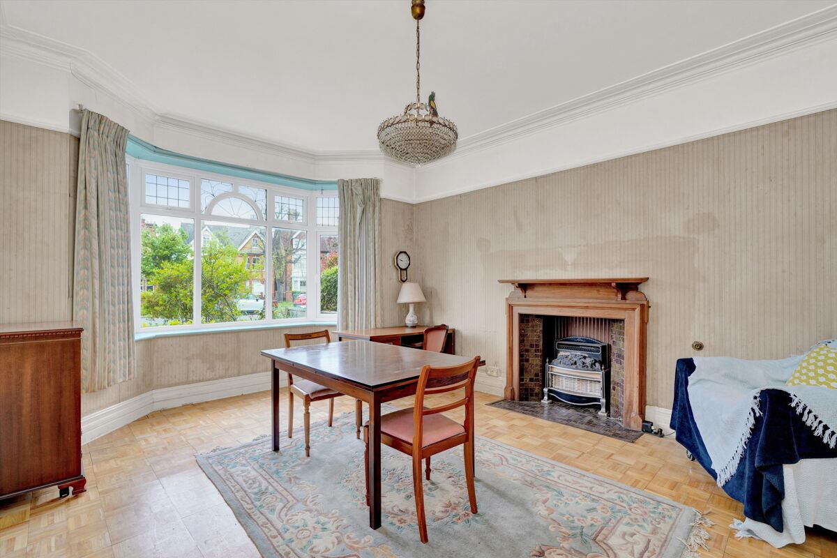 house for sale in Monument Green, Weybridge, Surrey, KT13