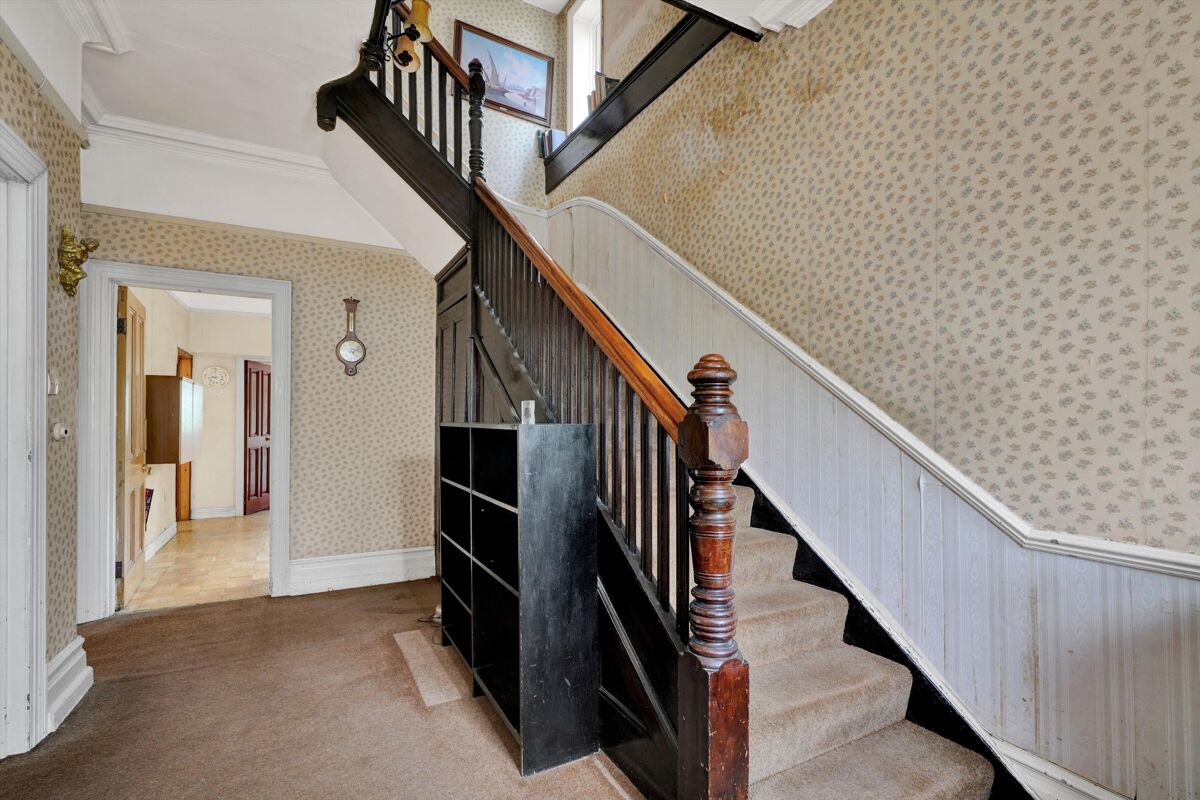 house for sale in Monument Green, Weybridge, Surrey, KT13