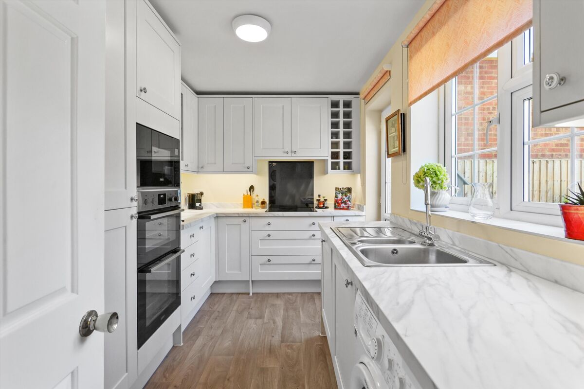 house for sale in Hillcrest, Weybridge, Surrey, KT13 WBE012262872