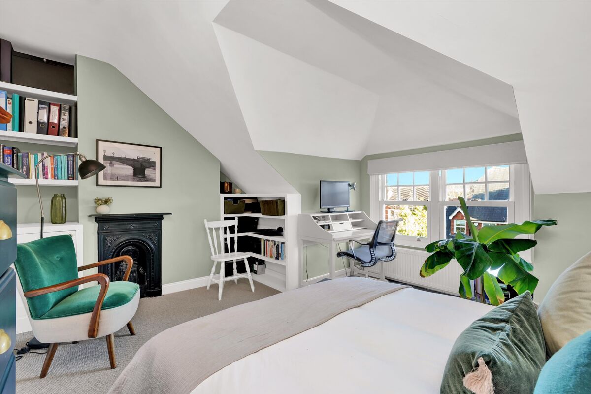 house for sale in Springfield Meadows, Weybridge, Surrey, KT13