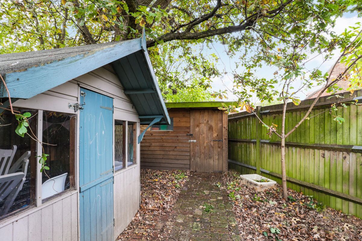 house for sale in Monument Road, Weybridge, Surrey, KT13 WBE012267203