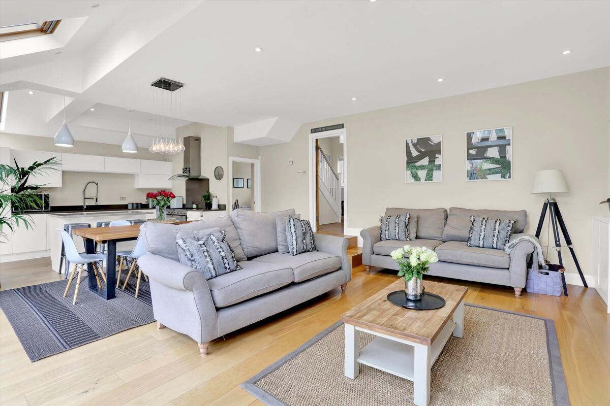 house for sale in Monument Road, Weybridge, Surrey, KT13 WBE012267203