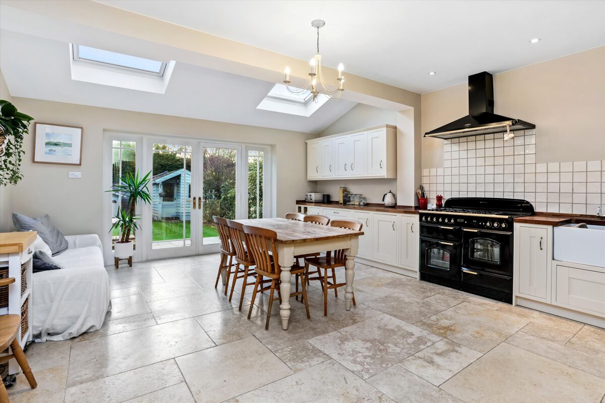 house for sale in Oakdale Road, Weybridge, Surrey, KT13 WBE012271024