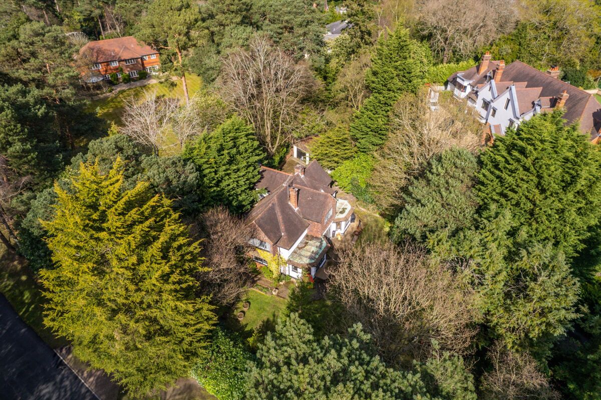 house for sale in Old Avenue, Weybridge, Surrey, KT13 WBE012273975