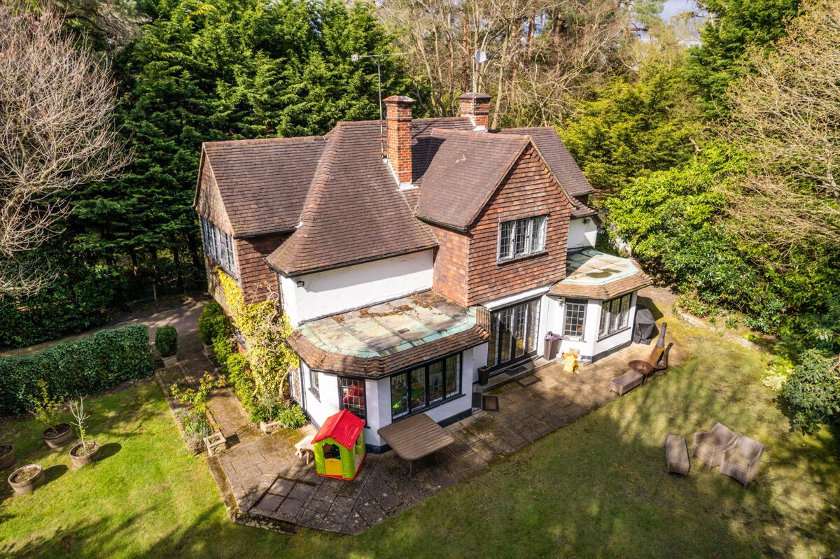 house for sale in Old Avenue, Weybridge, Surrey, KT13 WBE012273975 Knight Frank