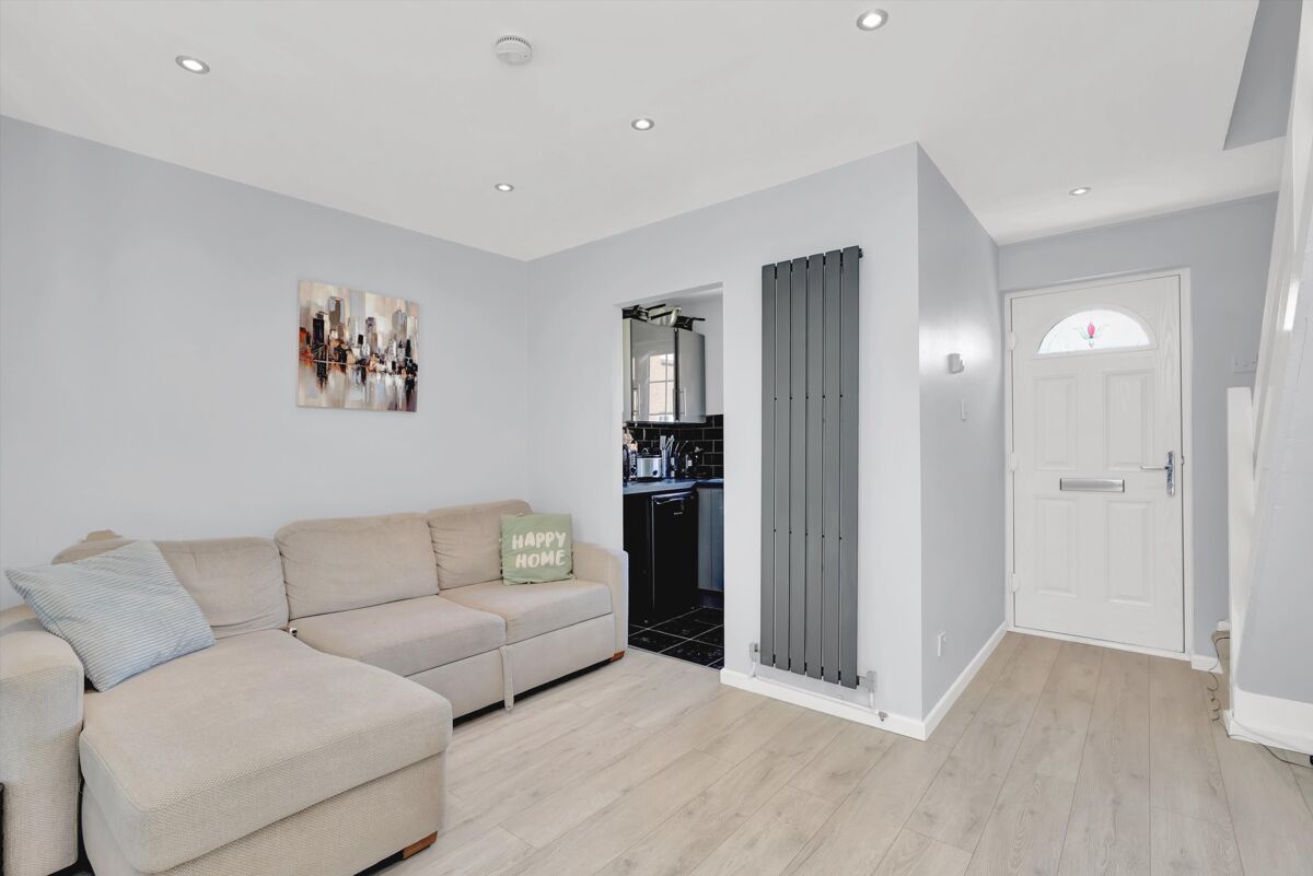 house for sale in Finnart Close, Weybridge, Surrey, KT13 WBE012282616