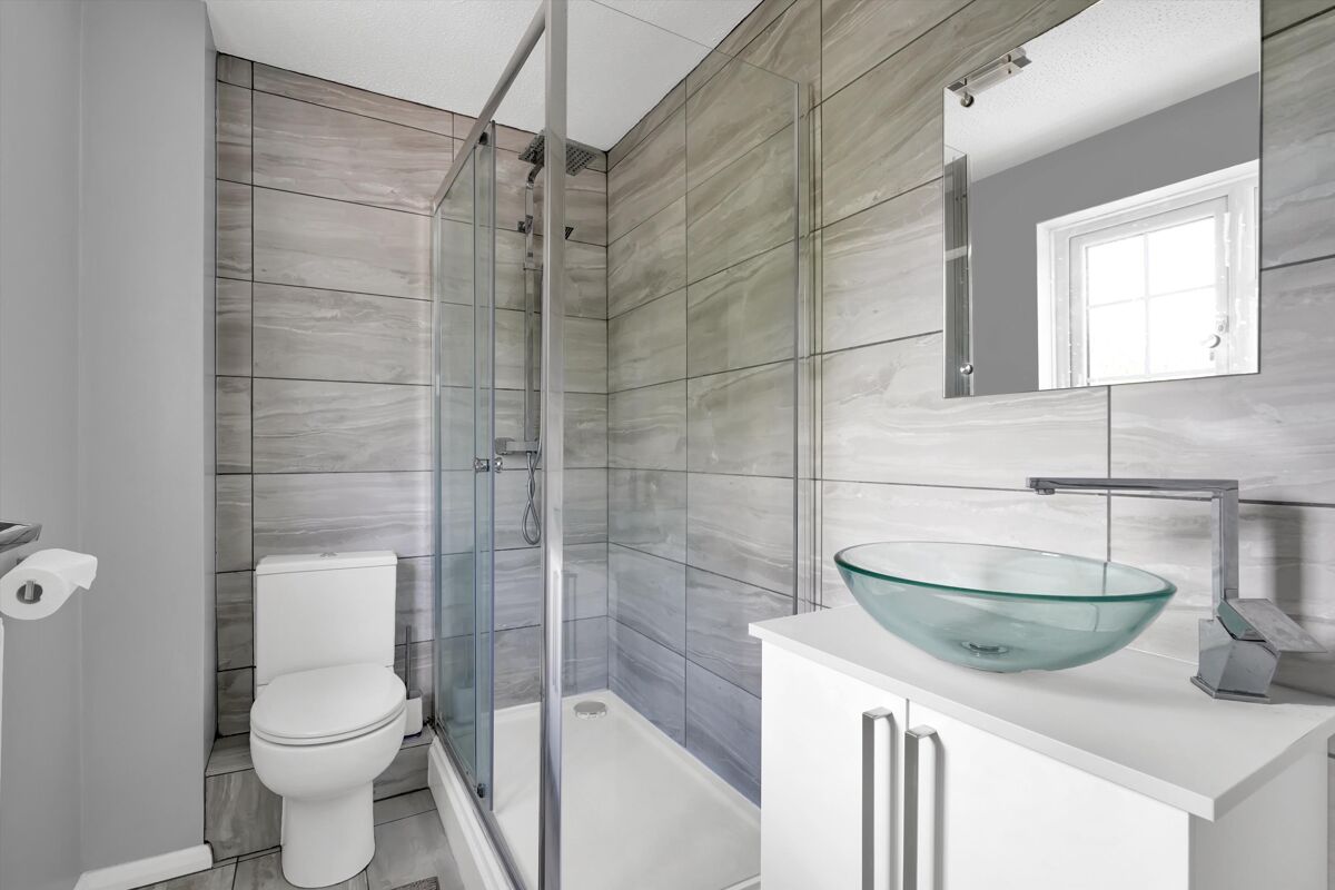 house for sale in Finnart Close, Weybridge, Surrey, KT13 WBE012282616