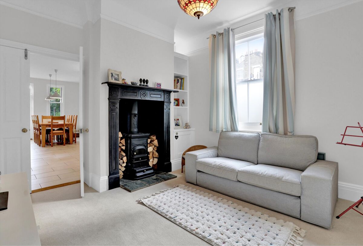 house for sale in Minorca Road, Weybridge, Surrey, KT13 WBE012283301 Knight Frank