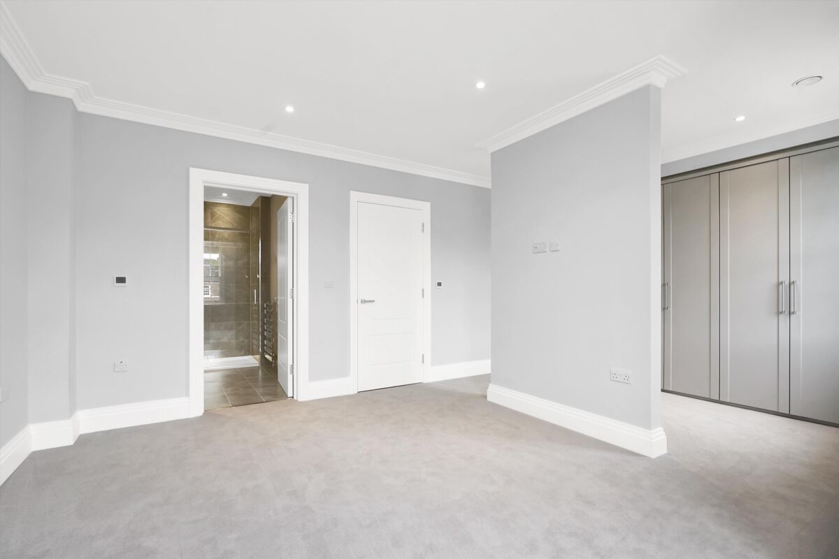 house for sale in Broadoaks Park Road, West Byfleet, Surrey, KT14