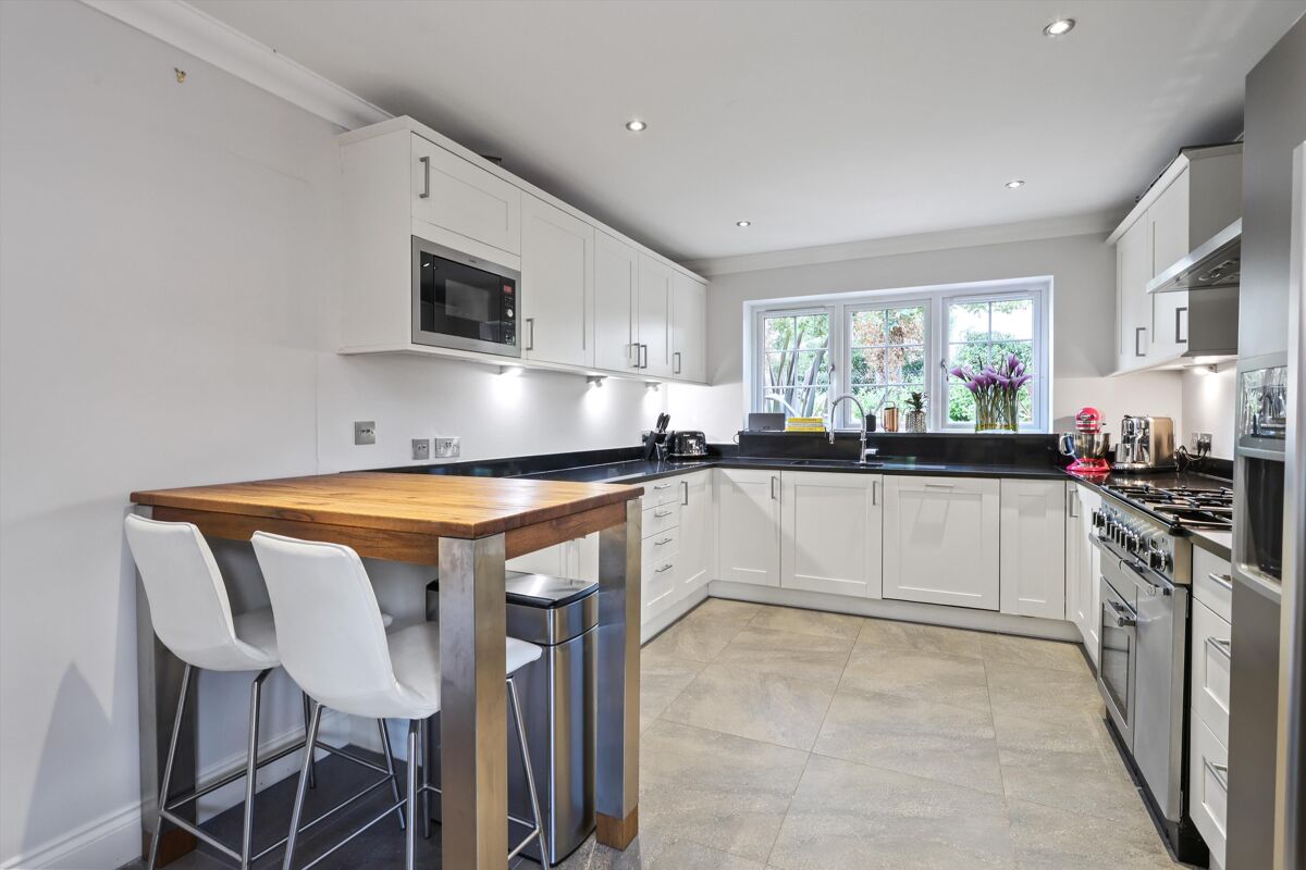 house for sale in Darnley Park, Weybridge, Surrey, KT13 WBE012311268