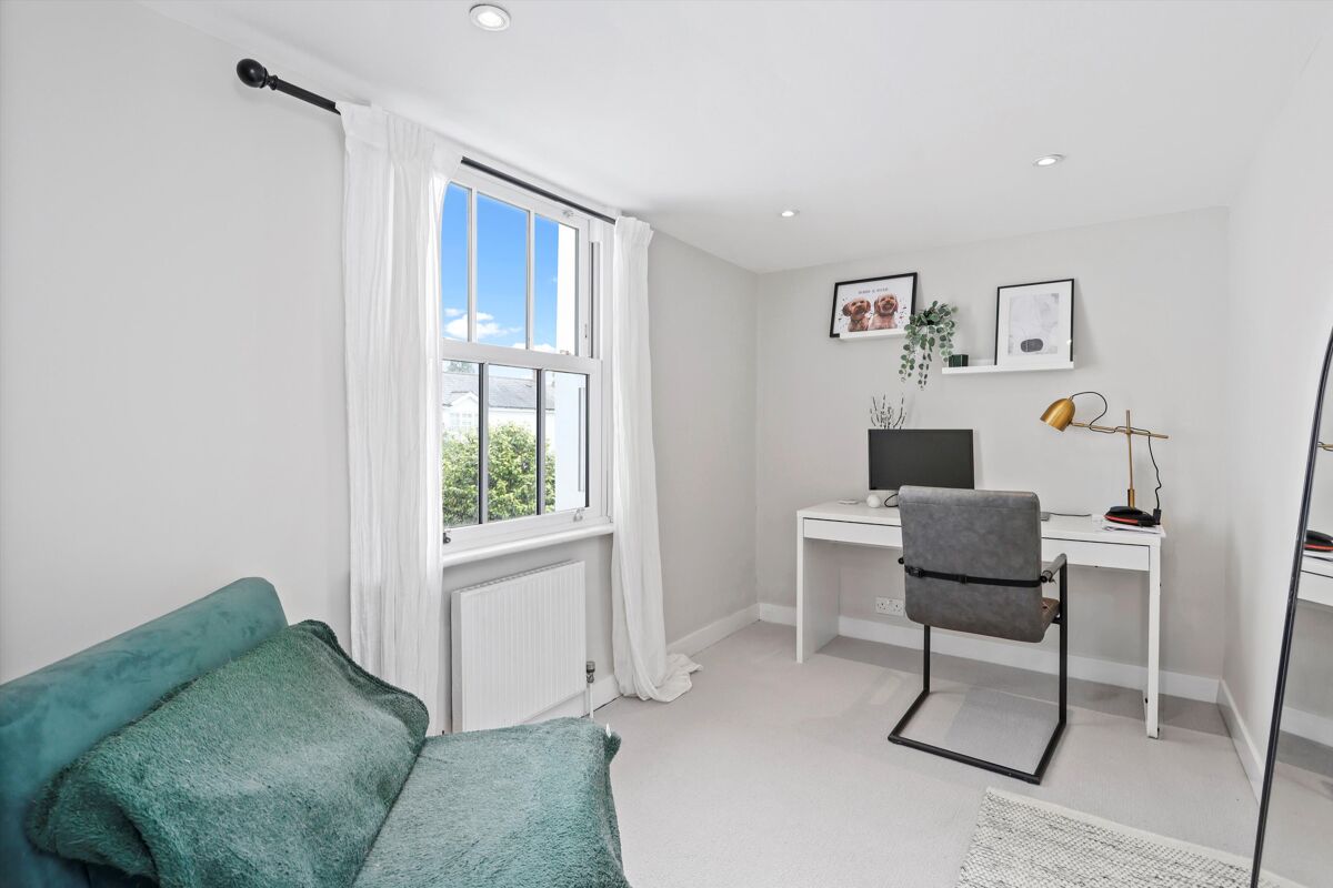 house for sale in York Road, Weybridge, Surrey, KT13 WBE012338673