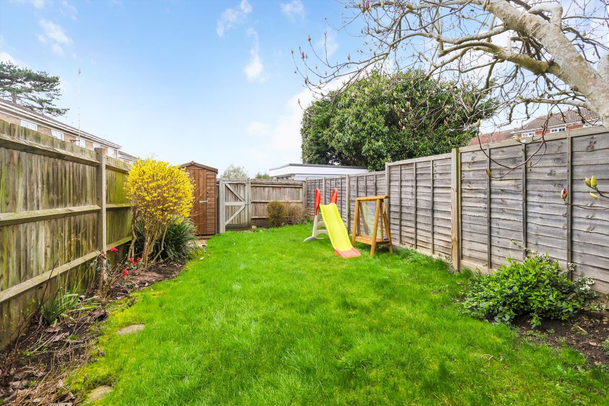townhouse for sale in Hillcrest, Weybridge, Surrey, KT13 WBE012358867