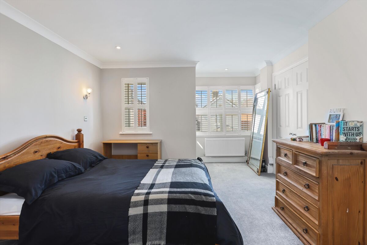 house for sale in Elmgrove Road, Weybridge, Surrey, KT13 WBE012366765