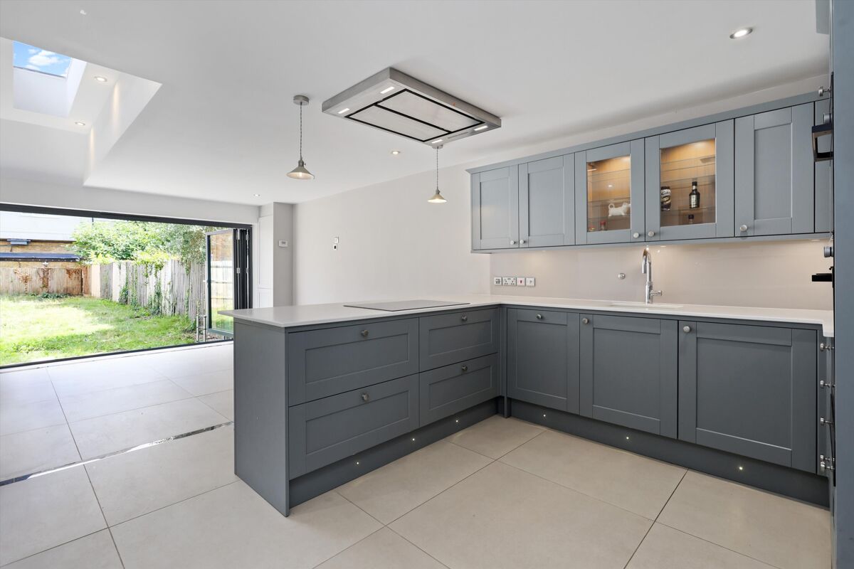 house for sale in Elmgrove Road, Weybridge, Surrey, KT13 WBE012366765