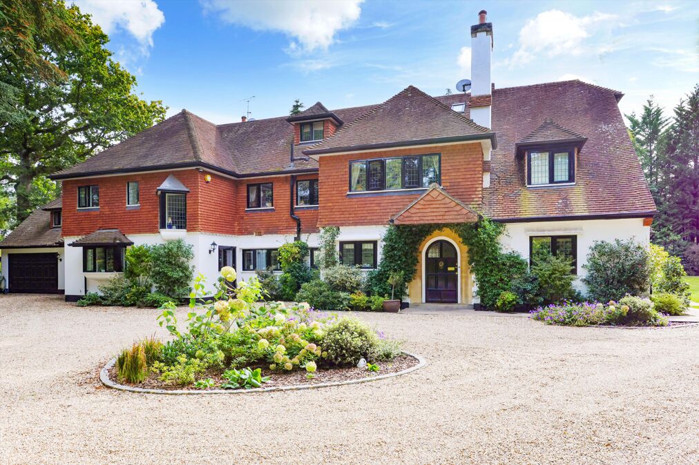 Image of Old Avenue, St George's Hill, Weybridge, KT13.