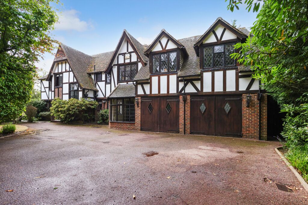 Image of Silverdale Avenue, Ashley Park, Walton-on-Thames, Surrey, KT12