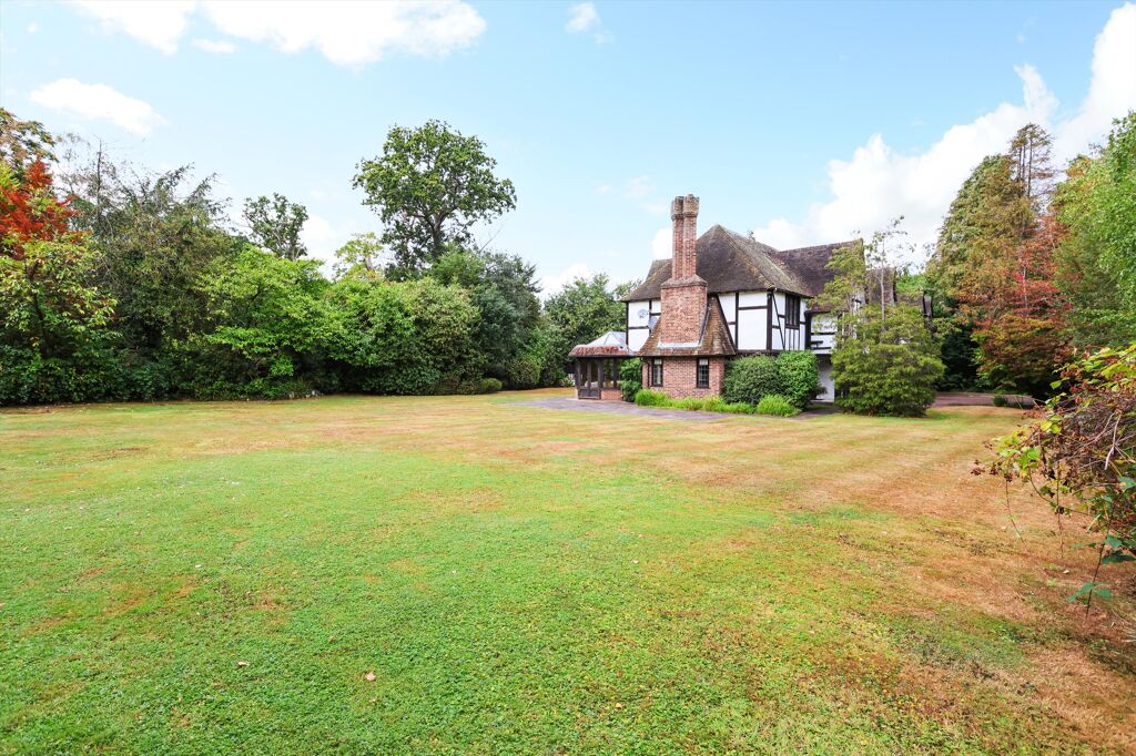 Image of Silverdale Avenue, Ashley Park, Walton-on-Thames, Surrey, KT12
