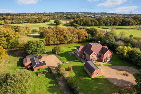 Picture of 6 bedroom house for sale.