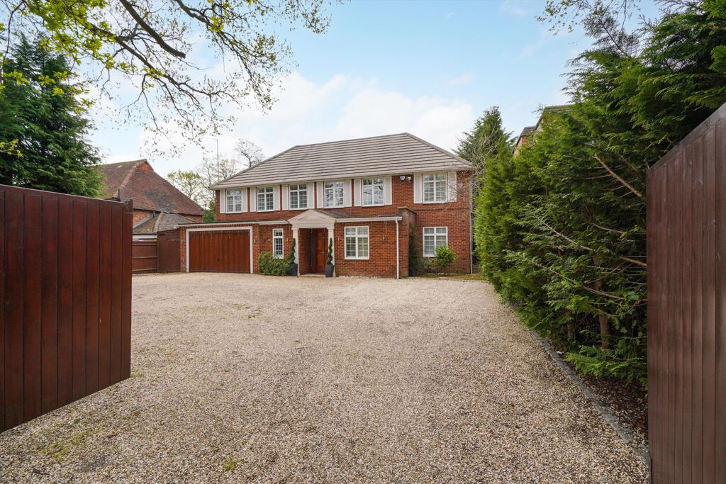 Image of Queens Road, Hersham, Walton-on-Thames, Surrey KT12