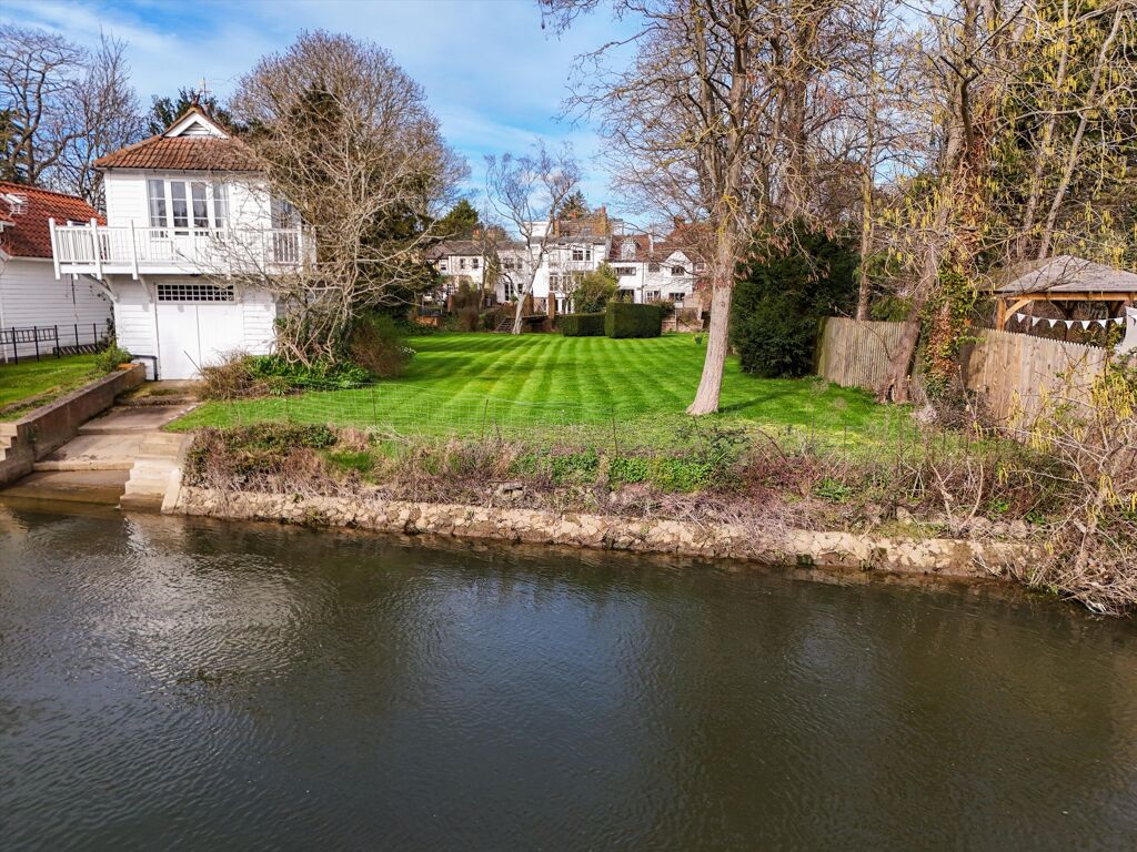 Image of Thames Street, Sunbury-on-Thames, Surrey, TW16