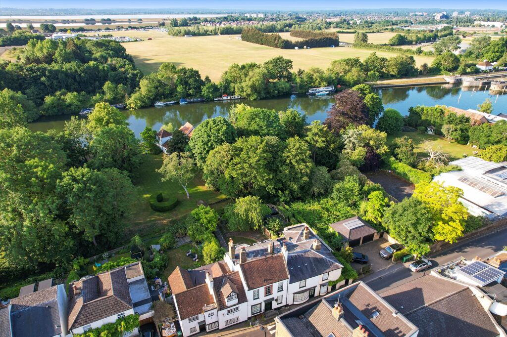 Image of Thames Street, Sunbury-on-Thames, Surrey, TW16