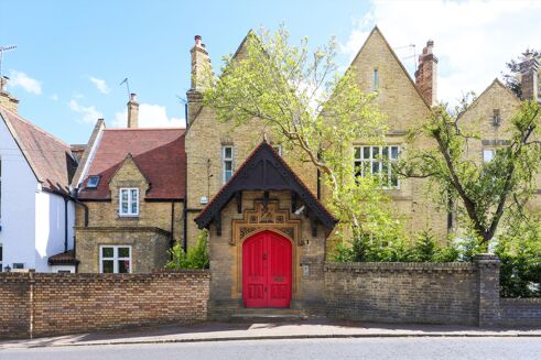 Picture of 4 bedroom house for sale.