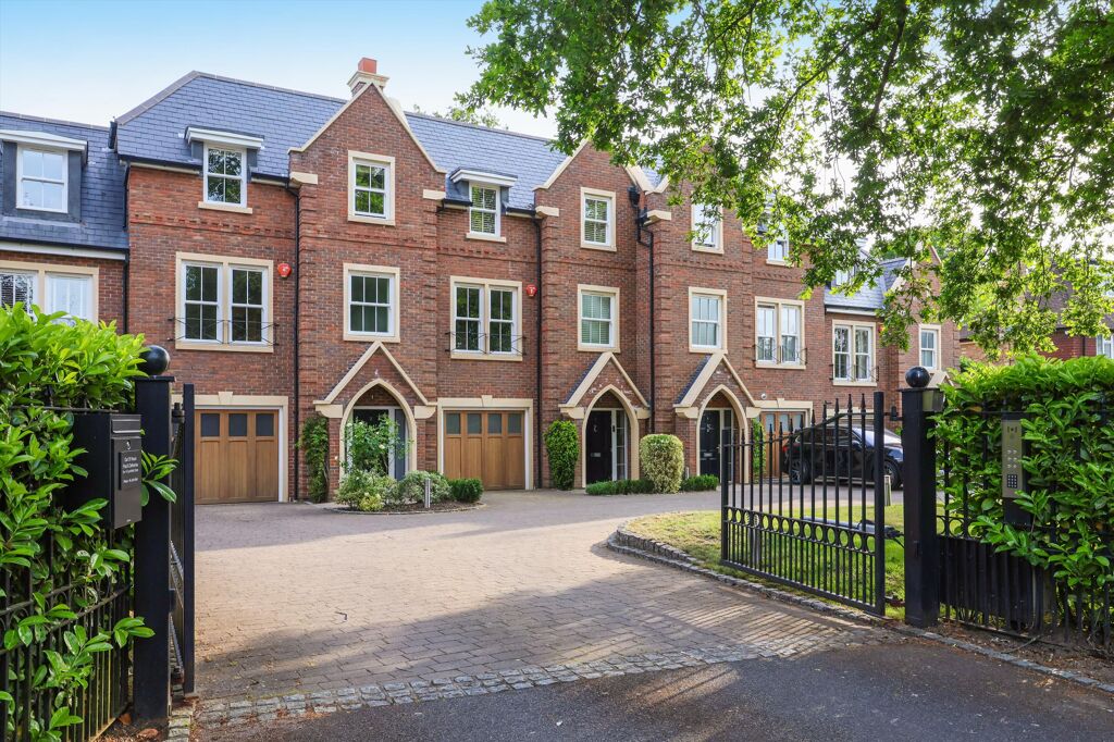 Image of Larchfield Close, Weybridge, Surrey, KT13