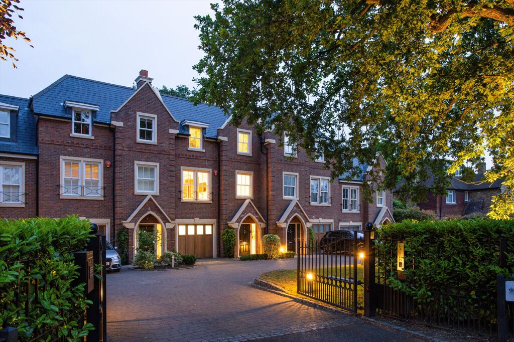 Image of Larchfield Close, Weybridge, Surrey, KT13