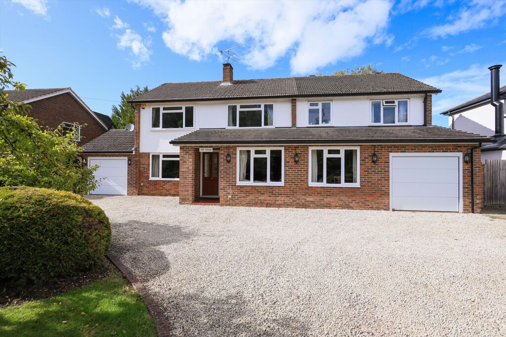 Image of Round Oak Road, Weybridge, Surrey, KT13