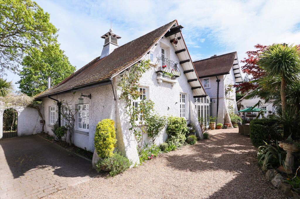 Image of Oatlands Drive, Weybridge, Surrey KT13