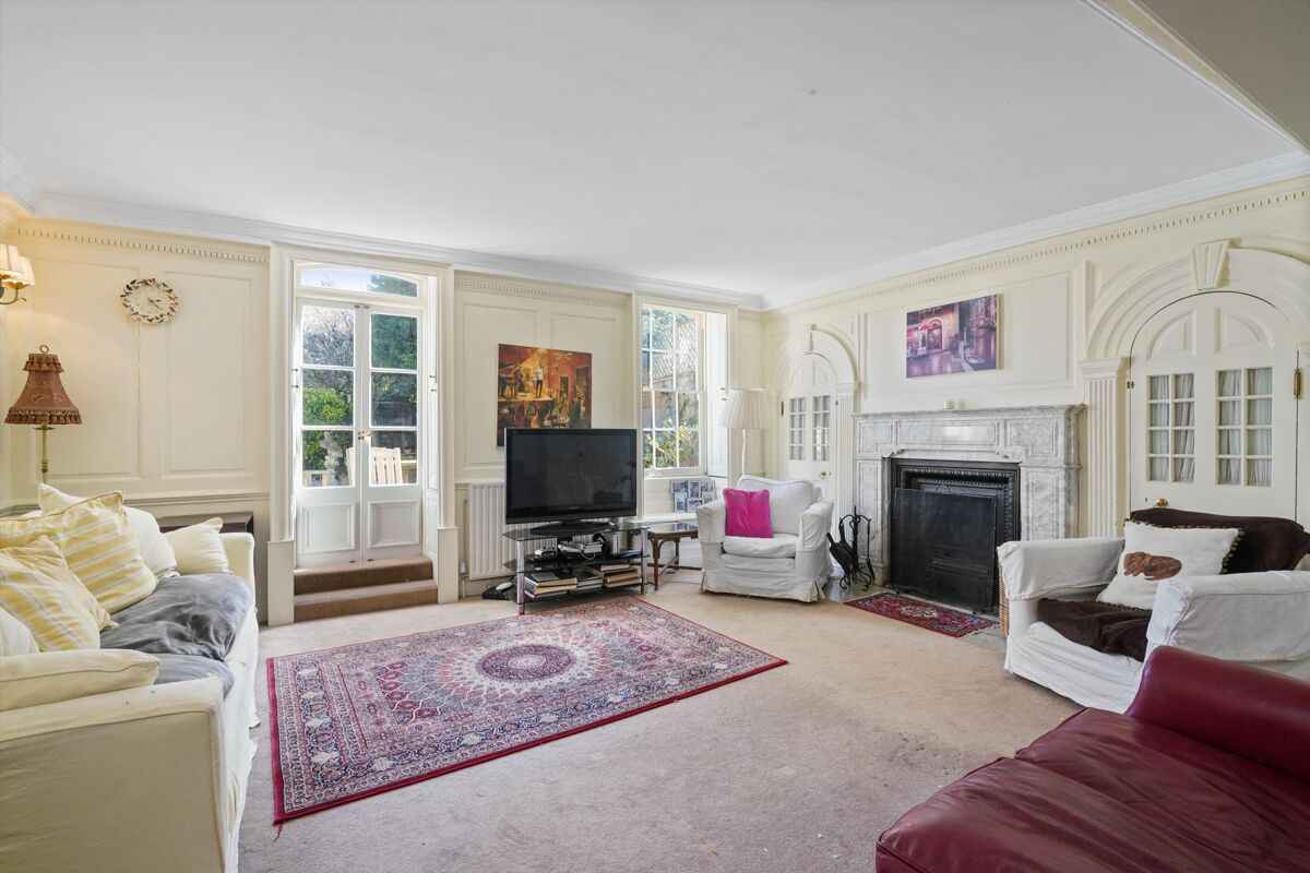 house for sale in Oatlands Drive, Weybridge, Surrey, KT13 WBE170053