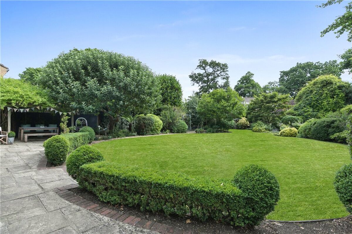 house for sale in Cedar Grove, Weybridge, Surrey, KT13 WBE170122