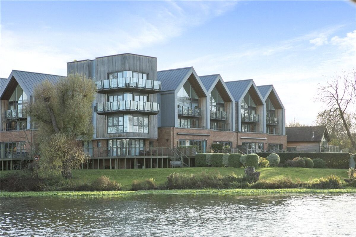 flat for sale in The Stadbury, Whittets Ait, Weybridge, Surrey, KT13 WBE170177 Knight Frank