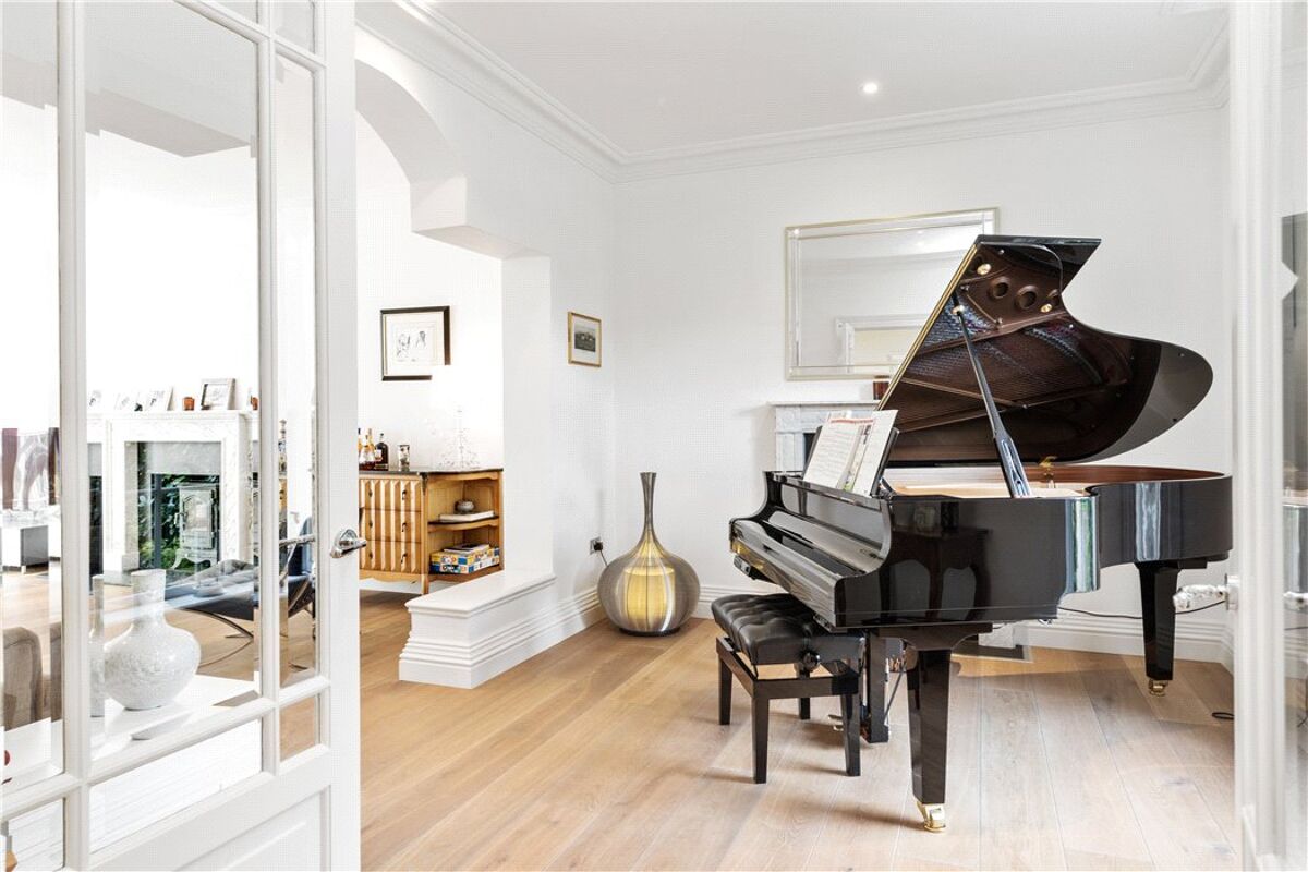 house for sale in The Fairway, Weybridge, Surrey, KT13 WBE170199