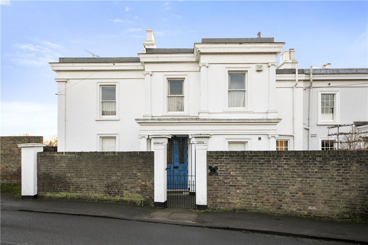 house for sale in Walton Lane, Shepperton, Surrey, TW17 WBE170201