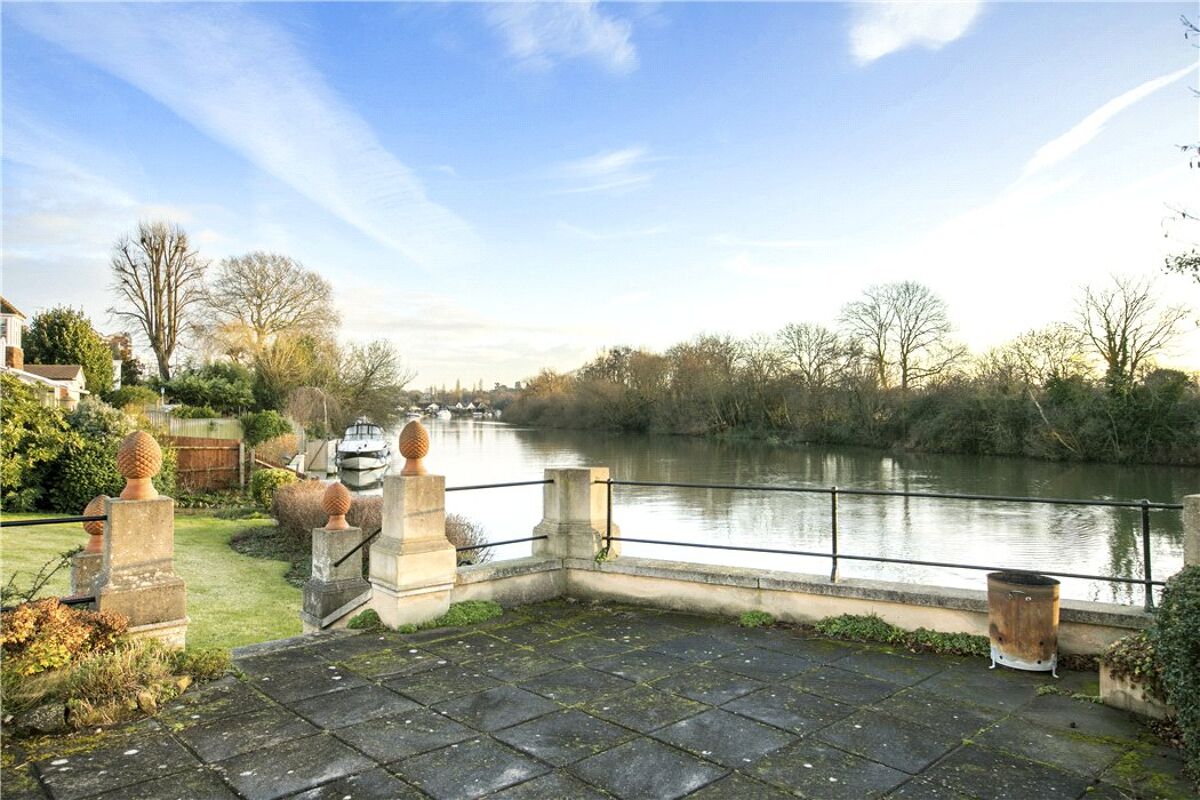 house for sale in Walton Lane, Shepperton, Surrey, TW17 WBE170201