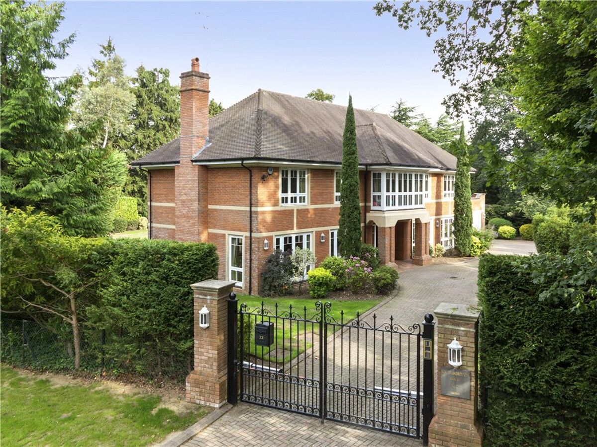 house for sale in Broadwater Road South, Burwood Park, WaltononThames