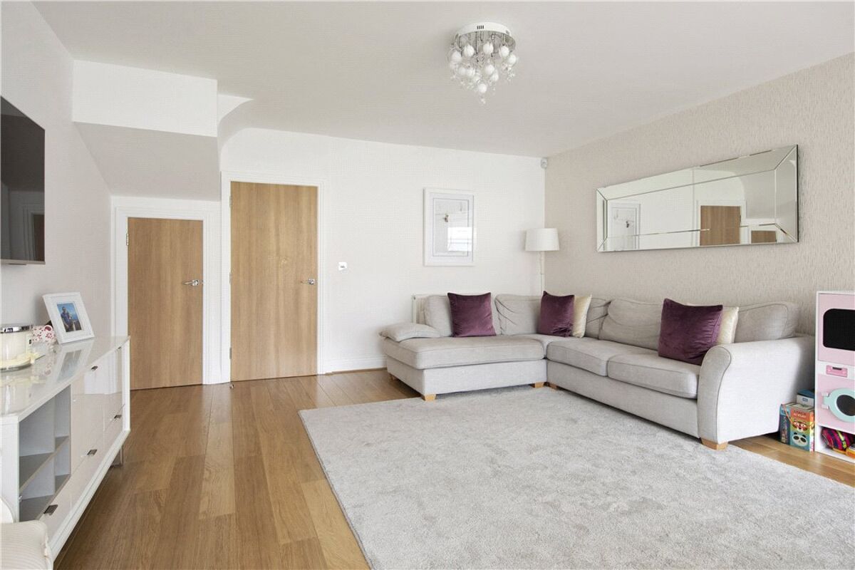 house for sale in Trenchard Close, Hersham, WaltononThames, Surrey, KT12 WBE180191 Knight