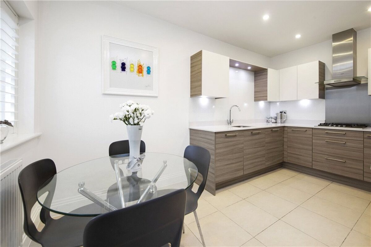 house for sale in Trenchard Close, Hersham, WaltononThames, Surrey, KT12 WBE180191 Knight