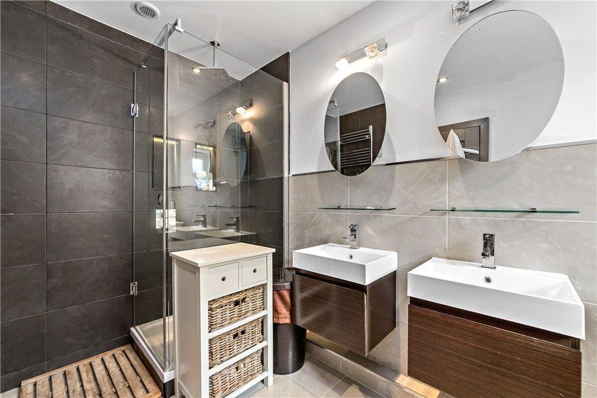 house for sale in Fortescue Road, Weybridge, Surrey, KT13 WBE190049