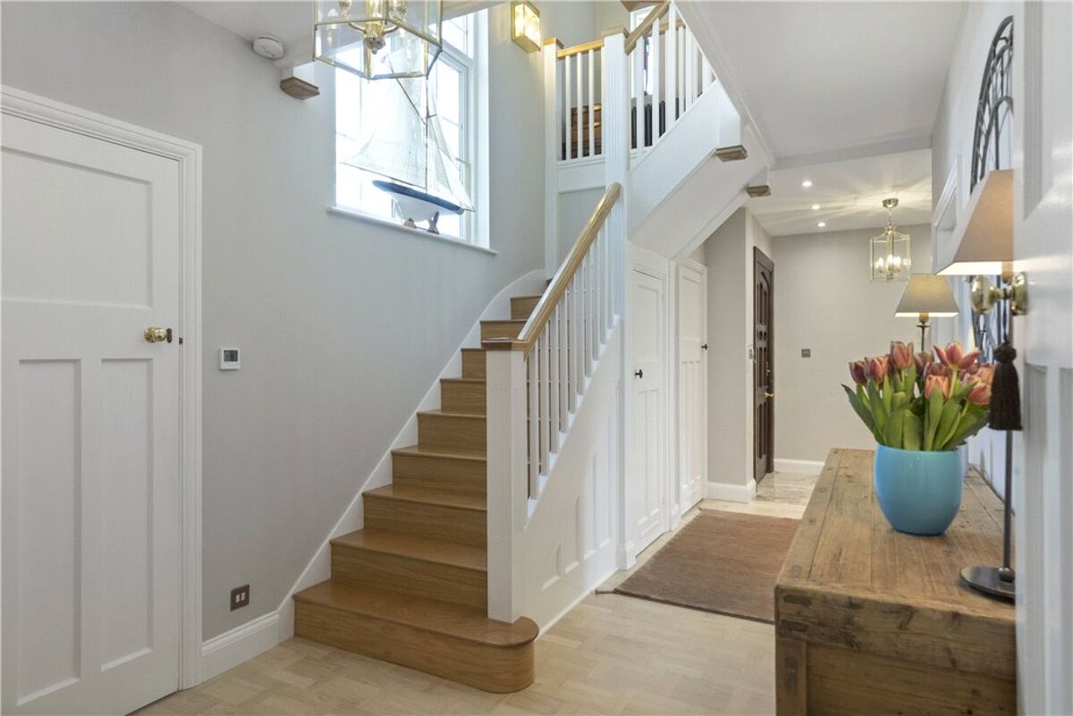 house for sale in Norfolk Farm Road, Pyrford, Surrey, GU22 WBE190064