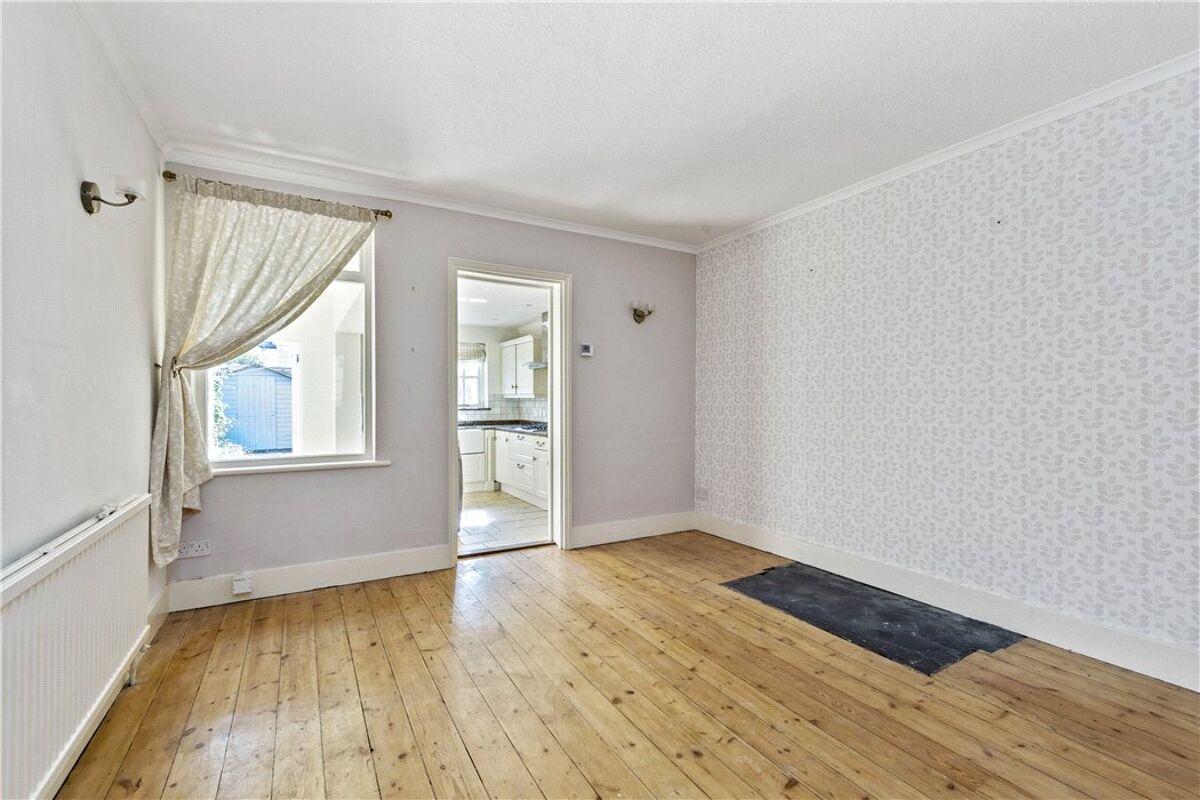 house for sale in Waverley Road, Weybridge, Surrey, KT13 WBE190093