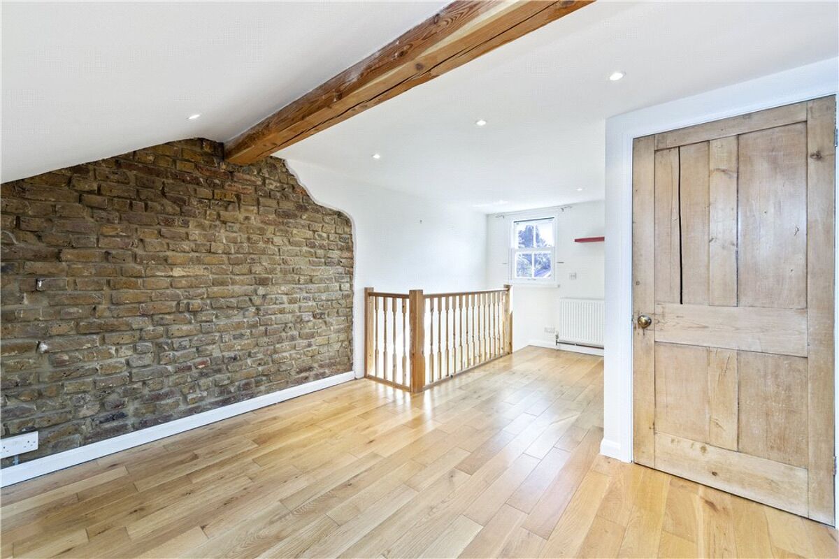 house for sale in Waverley Road, Weybridge, Surrey, KT13 WBE190093