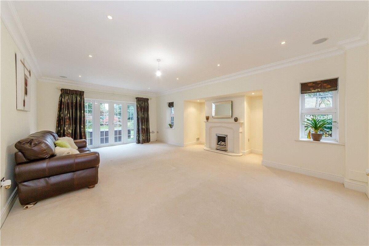 house for sale in Boundary Park, Weybridge, Surrey, KT13 WBE190160