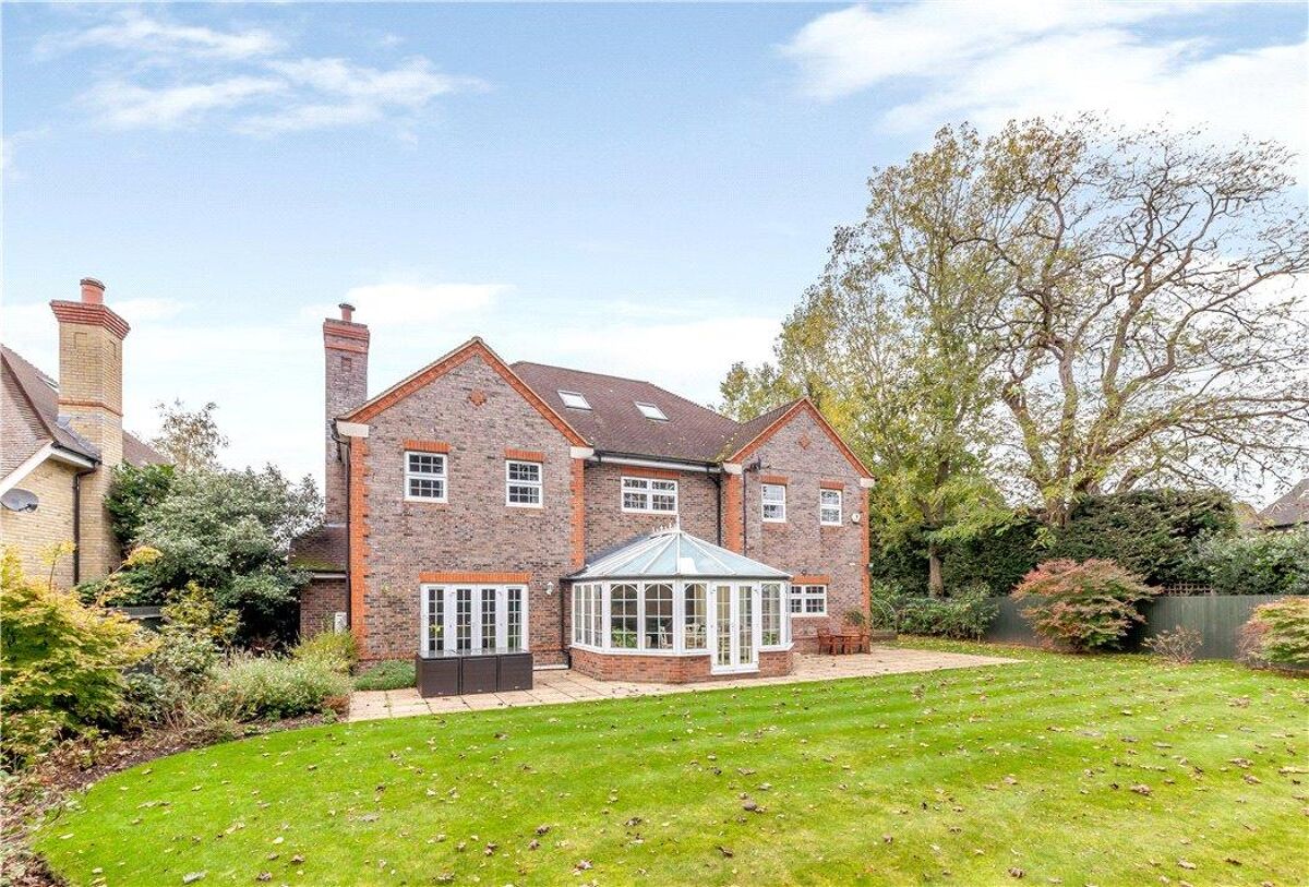 house for sale in Boundary Park, Weybridge, Surrey, KT13 WBE190160