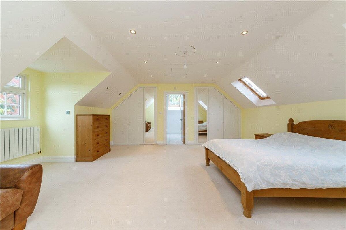 house for sale in Boundary Park, Weybridge, Surrey, KT13 WBE190160